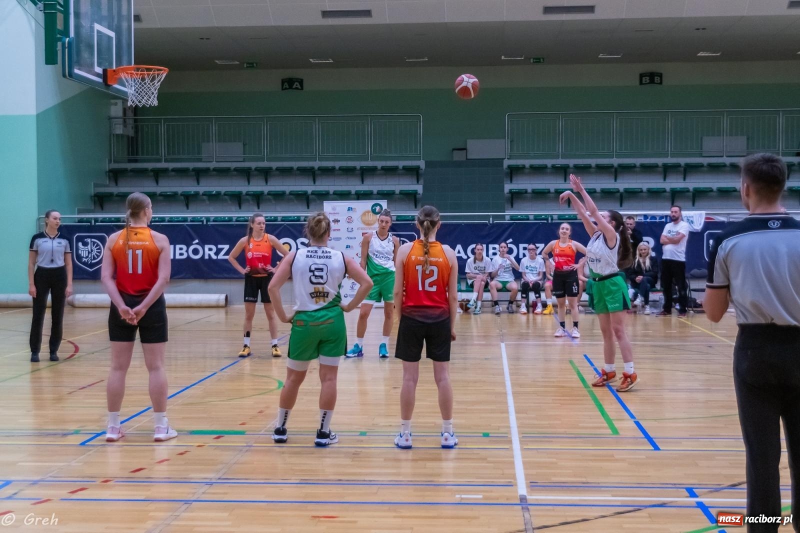 Zdjęcie w galerii na portalu naszraciborz.pl: Koszykarki RKK Politechnikę pokonały i w tabeli awansowały [FOTO i WIDEO] wiadomości z regionu