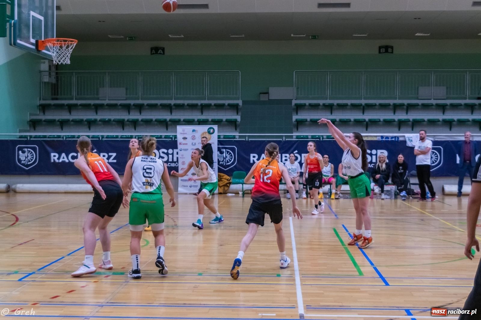 Zdjęcie w galerii na portalu naszraciborz.pl: Koszykarki RKK Politechnikę pokonały i w tabeli awansowały [FOTO i WIDEO] wiadomości z regionu