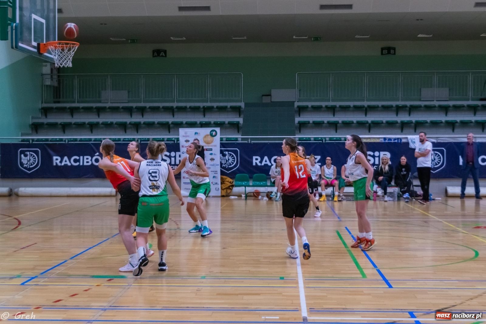 Zdjęcie w galerii na portalu naszraciborz.pl: Koszykarki RKK Politechnikę pokonały i w tabeli awansowały [FOTO i WIDEO] wiadomości z regionu