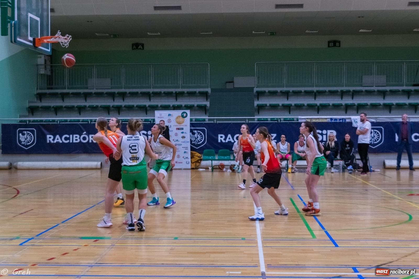 Zdjęcie w galerii na portalu naszraciborz.pl: Koszykarki RKK Politechnikę pokonały i w tabeli awansowały [FOTO i WIDEO] wiadomości z regionu