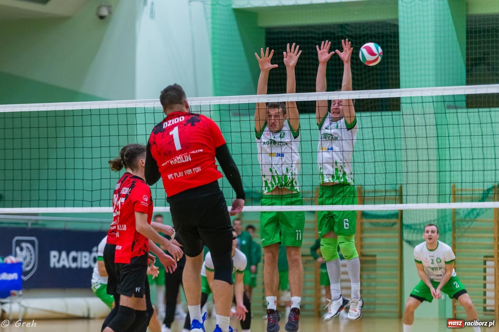 Zdjęcie w galerii na portalu naszraciborz.pl: Siatkarskie derby dla KS Racibórz [FOTO i WIDEO] wiadomości z regionu