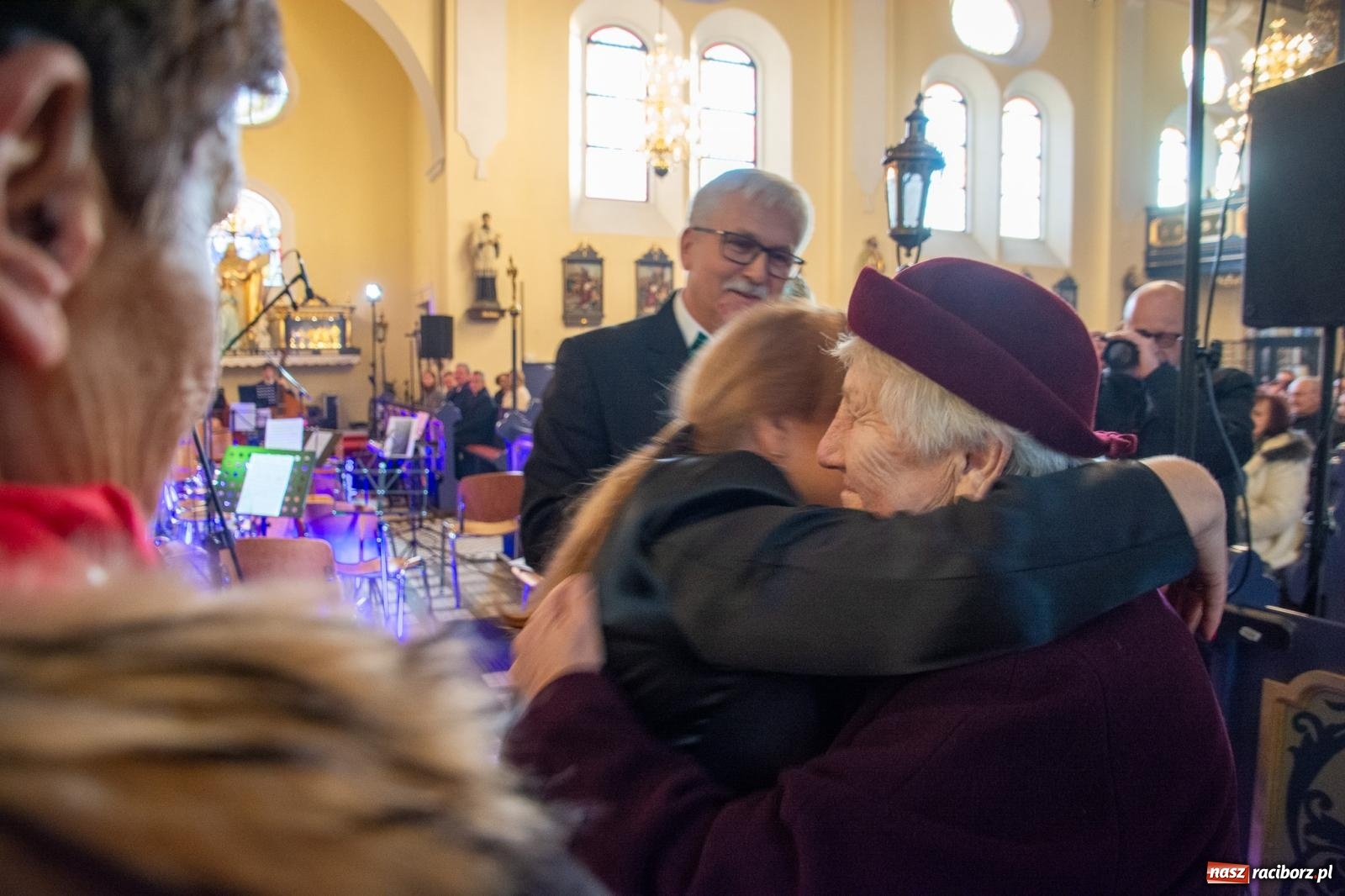 Zdjęcie w galerii na portalu naszraciborz.pl: Magnificat Vivaldiego zabrzmiało w brzeskim kościele na 40-lecie miejscowego chóru wiadomości z regionu