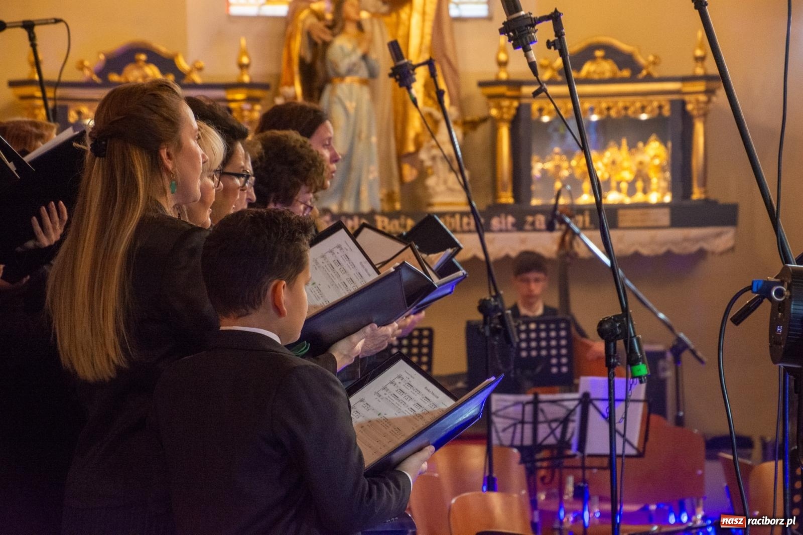 Zdjęcie w galerii na portalu naszraciborz.pl: Magnificat Vivaldiego zabrzmiało w brzeskim kościele na 40-lecie miejscowego chóru wiadomości z regionu