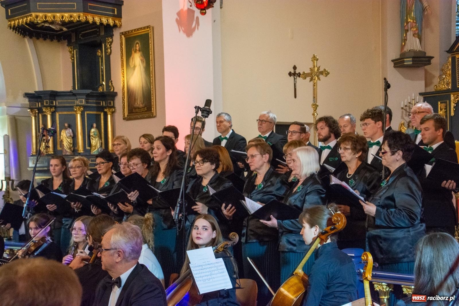 Zdjęcie w galerii na portalu naszraciborz.pl: Magnificat Vivaldiego zabrzmiało w brzeskim kościele na 40-lecie miejscowego chóru wiadomości z regionu