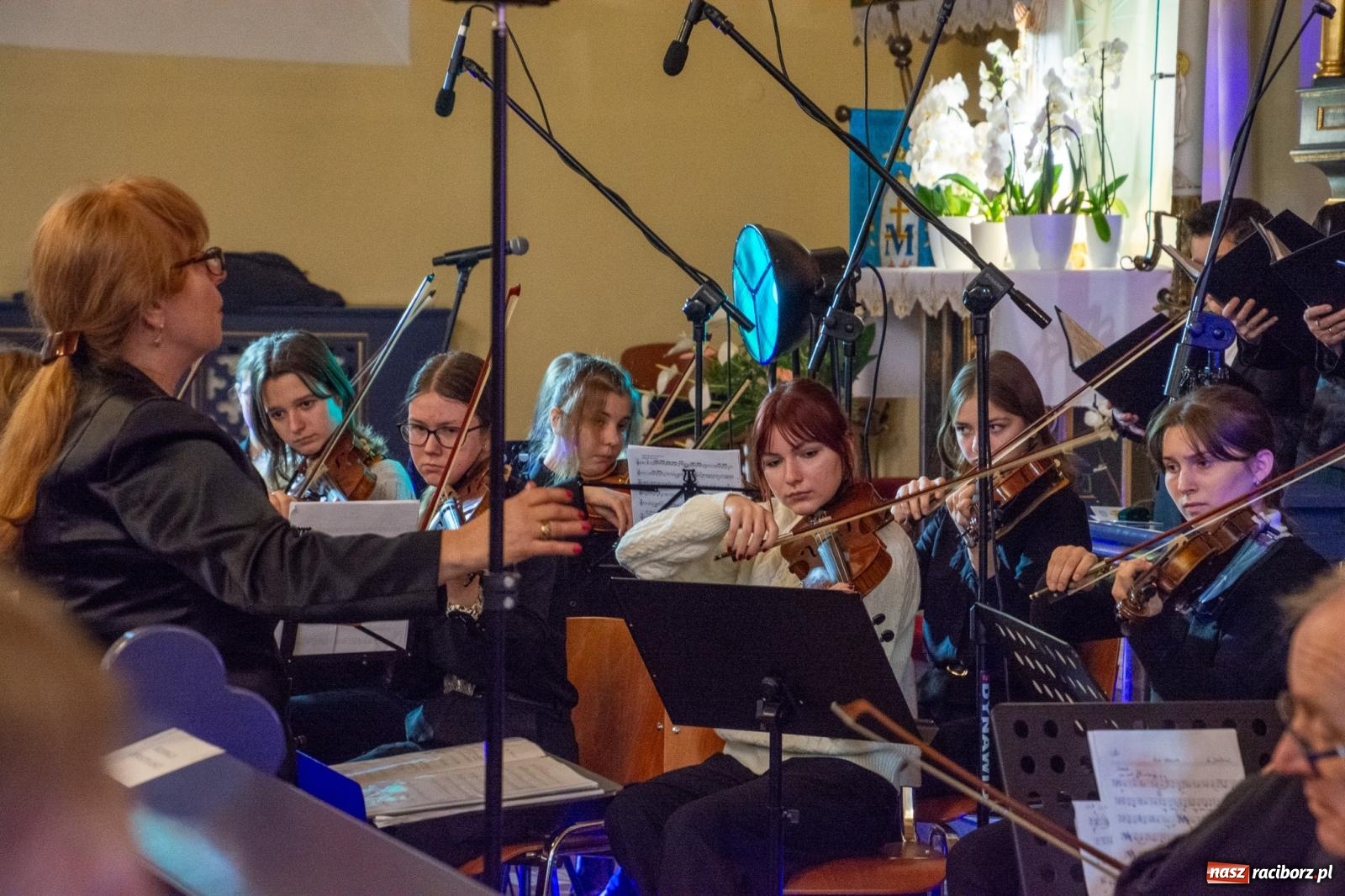 Zdjęcie w galerii na portalu naszraciborz.pl: Magnificat Vivaldiego zabrzmiało w brzeskim kościele na 40-lecie miejscowego chóru wiadomości z regionu