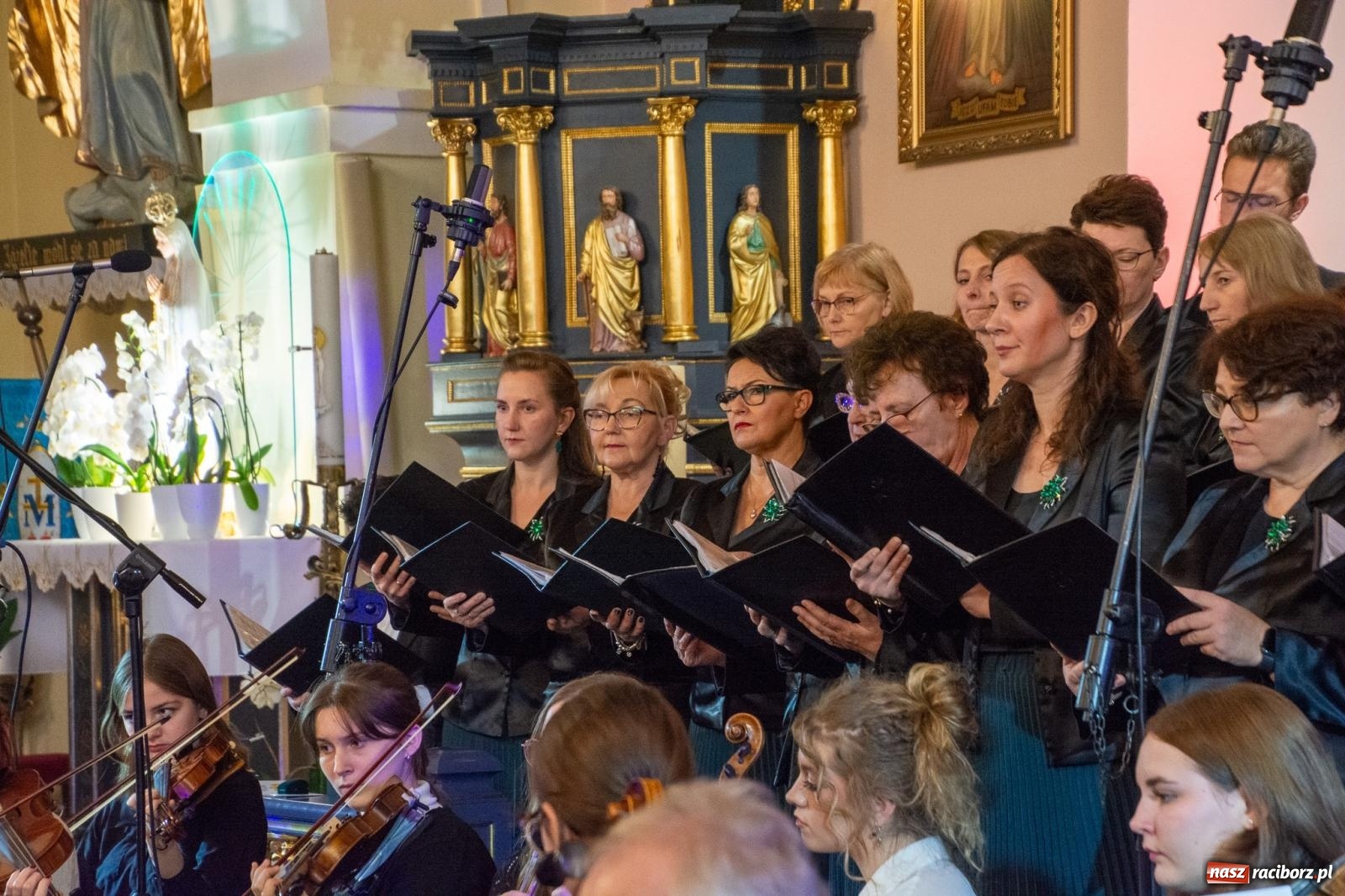 Zdjęcie w galerii na portalu naszraciborz.pl: Magnificat Vivaldiego zabrzmiało w brzeskim kościele na 40-lecie miejscowego chóru wiadomości z regionu