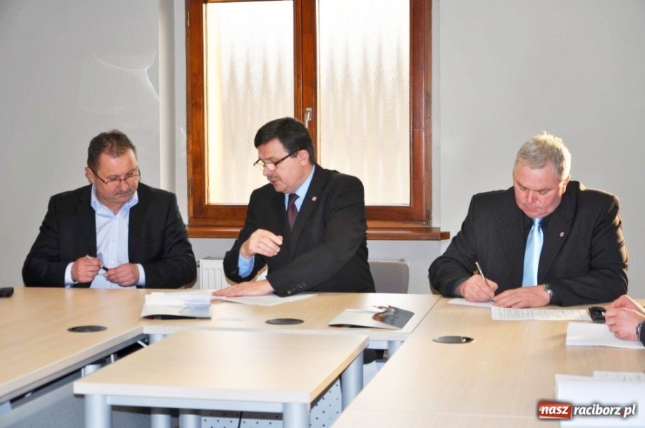 Zdjęcie w galerii na portalu naszraciborz.pl: Za 150 dni basen ZSOMS będzie jak nowy wiadomości z regionu