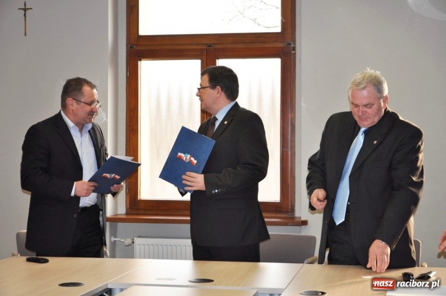 Zdjęcie w galerii na portalu naszraciborz.pl: Za 150 dni basen ZSOMS będzie jak nowy wiadomości z regionu