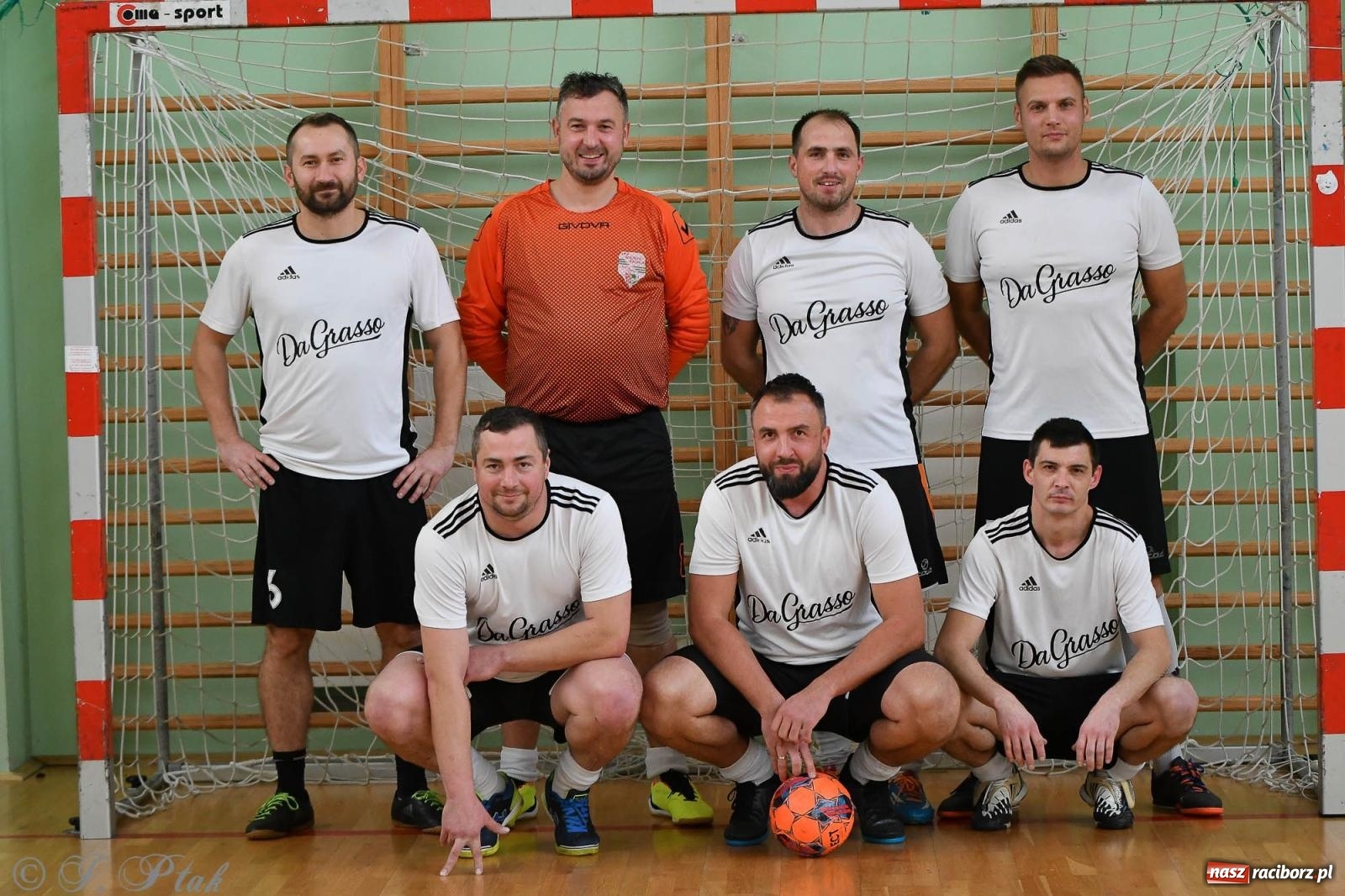 Zdjęcie w galerii na portalu naszraciborz.pl: Niedziela z futsalem [FOTO] wiadomości z regionu