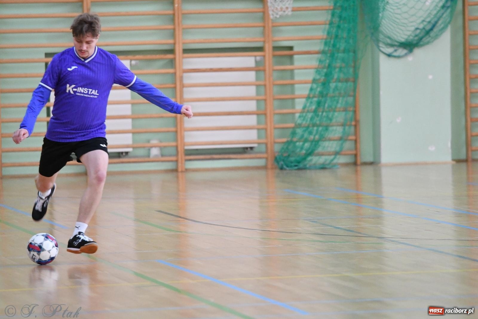 Zdjęcie w galerii na portalu naszraciborz.pl: Niedziela z futsalem [FOTO] wiadomości z regionu
