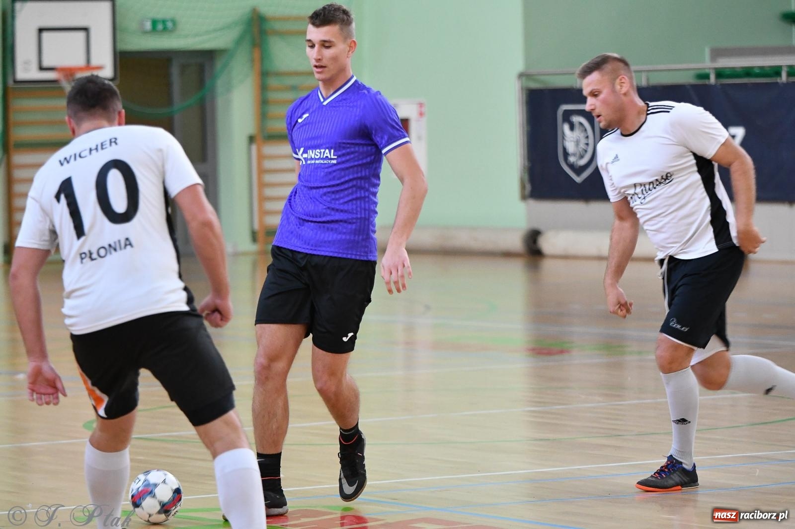 Zdjęcie w galerii na portalu naszraciborz.pl: Niedziela z futsalem [FOTO] wiadomości z regionu