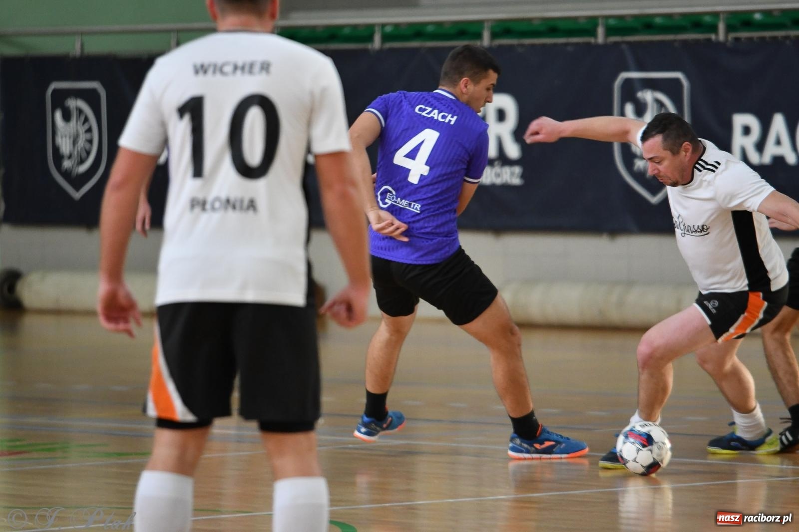 Zdjęcie w galerii na portalu naszraciborz.pl: Niedziela z futsalem [FOTO] wiadomości z regionu