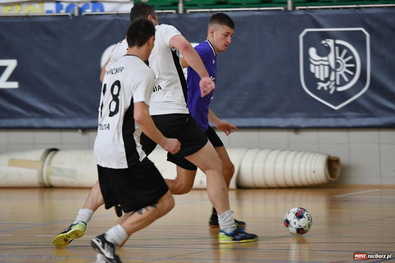 Zdjęcie w galerii na portalu naszraciborz.pl: Niedziela z futsalem [FOTO] wiadomości z regionu