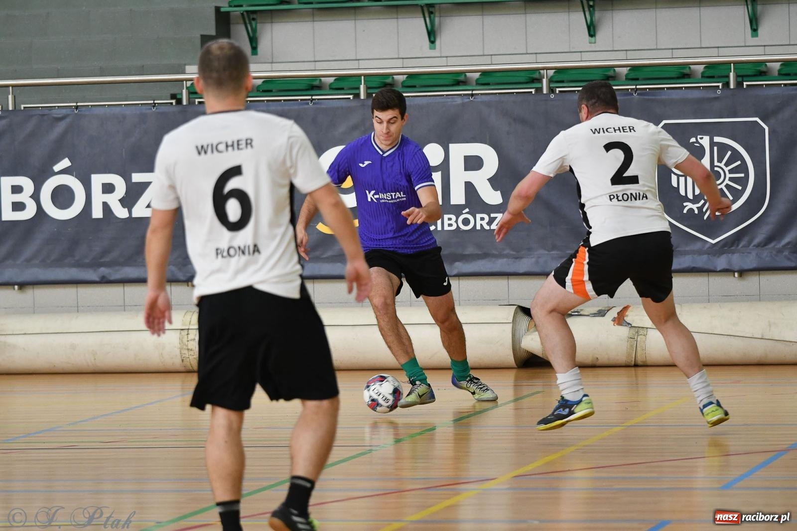 Zdjęcie w galerii na portalu naszraciborz.pl: Niedziela z futsalem [FOTO] wiadomości z regionu