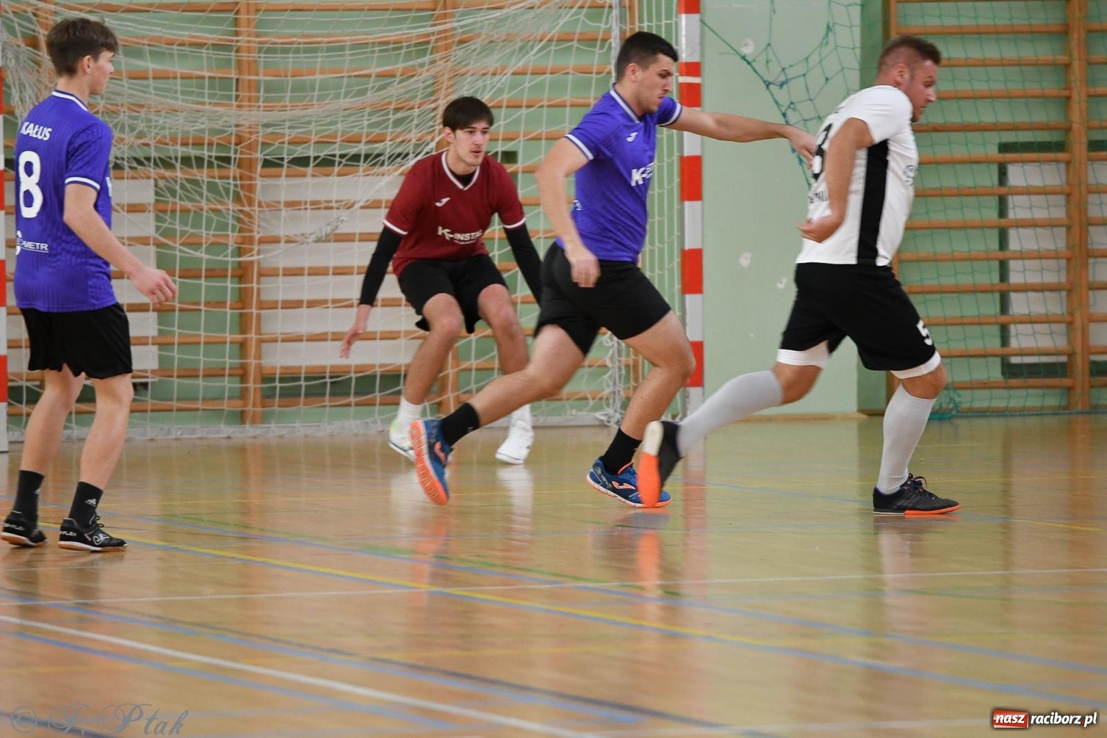 Zdjęcie w galerii na portalu naszraciborz.pl: Niedziela z futsalem [FOTO] wiadomości z regionu
