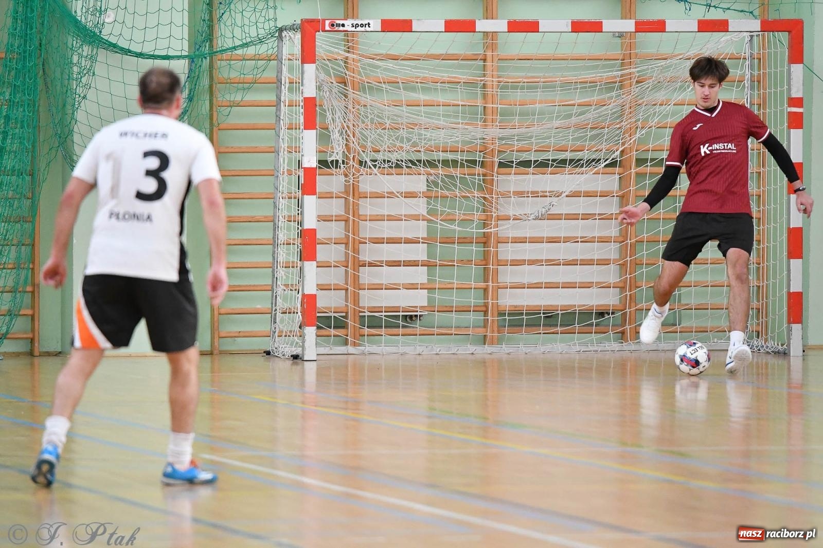 Zdjęcie w galerii na portalu naszraciborz.pl: Niedziela z futsalem [FOTO] wiadomości z regionu