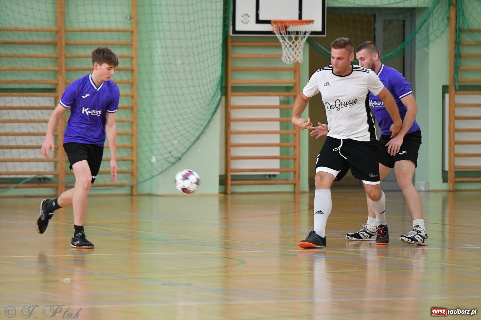 Zdjęcie w galerii na portalu naszraciborz.pl: Niedziela z futsalem [FOTO] wiadomości z regionu