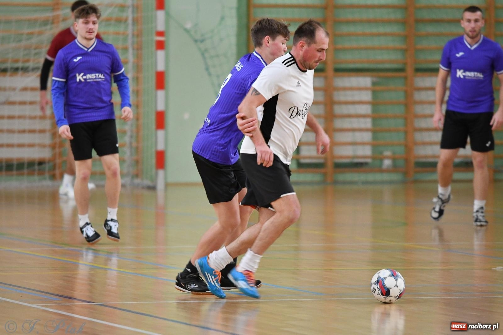 Zdjęcie w galerii na portalu naszraciborz.pl: Niedziela z futsalem [FOTO] wiadomości z regionu