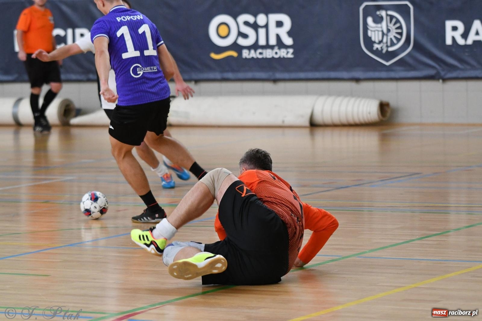 Zdjęcie w galerii na portalu naszraciborz.pl: Niedziela z futsalem [FOTO] wiadomości z regionu