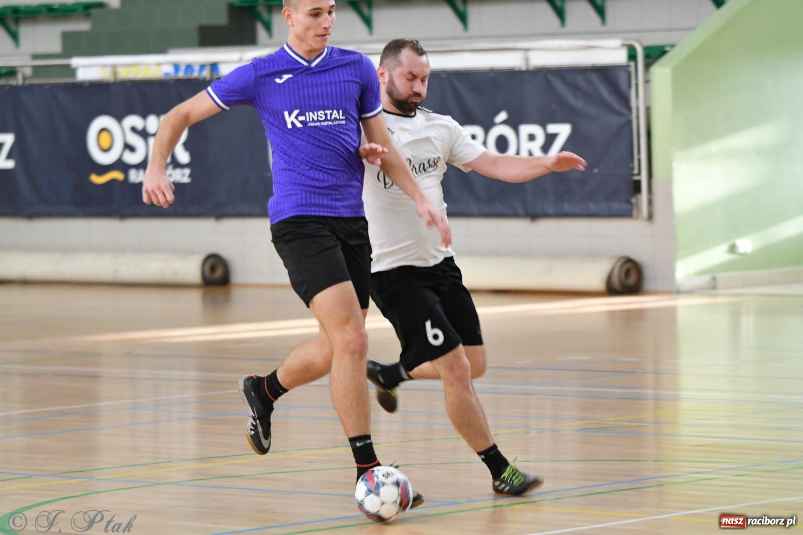 Zdjęcie w galerii na portalu naszraciborz.pl: Niedziela z futsalem [FOTO] wiadomości z regionu