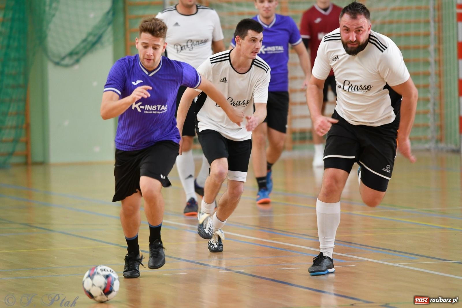Zdjęcie w galerii na portalu naszraciborz.pl: Niedziela z futsalem [FOTO] wiadomości z regionu