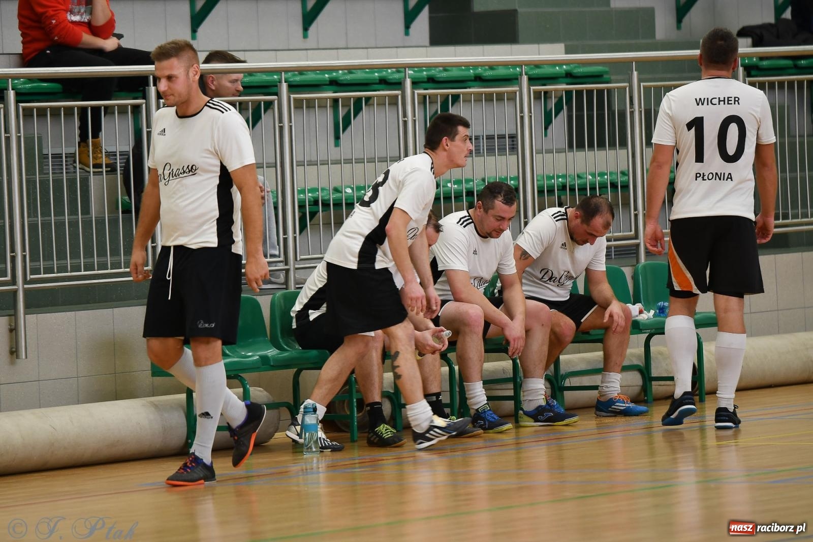 Zdjęcie w galerii na portalu naszraciborz.pl: Niedziela z futsalem [FOTO] wiadomości z regionu