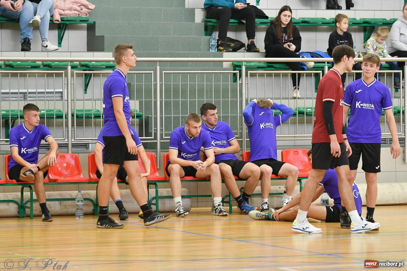 Zdjęcie w galerii na portalu naszraciborz.pl: Niedziela z futsalem [FOTO] wiadomości z regionu