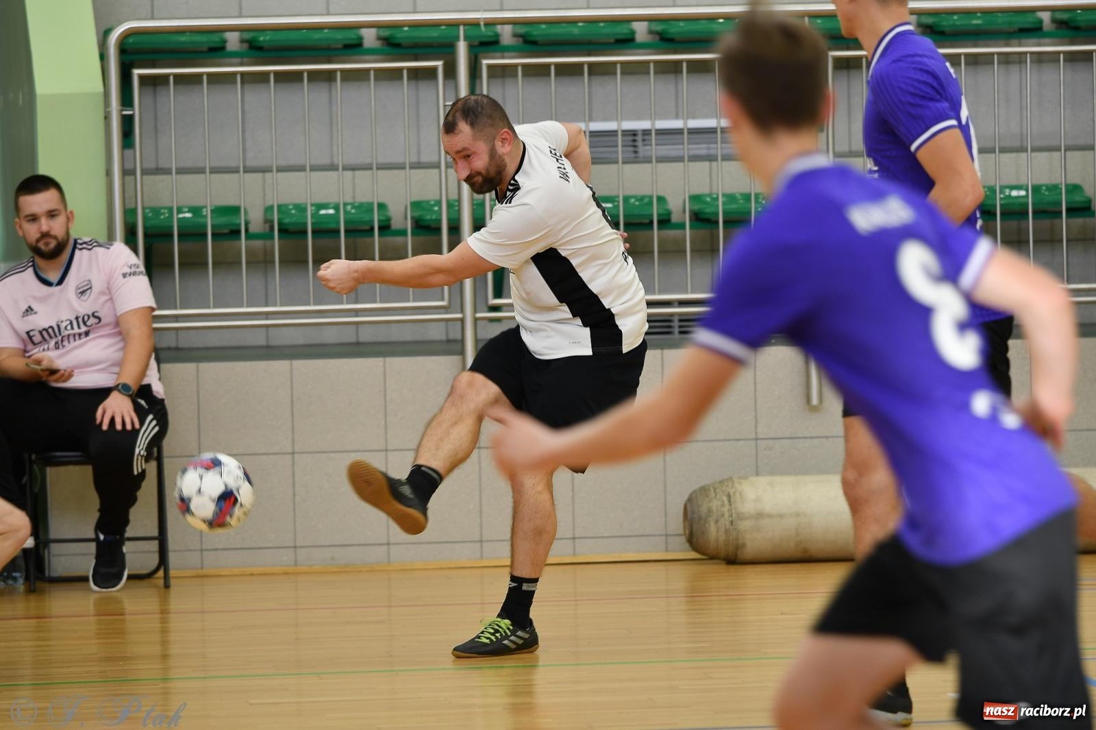 Zdjęcie w galerii na portalu naszraciborz.pl: Niedziela z futsalem [FOTO] wiadomości z regionu