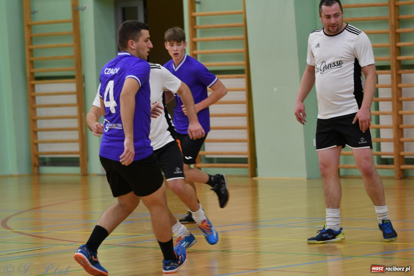 Zdjęcie w galerii na portalu naszraciborz.pl: Niedziela z futsalem [FOTO] wiadomości z regionu