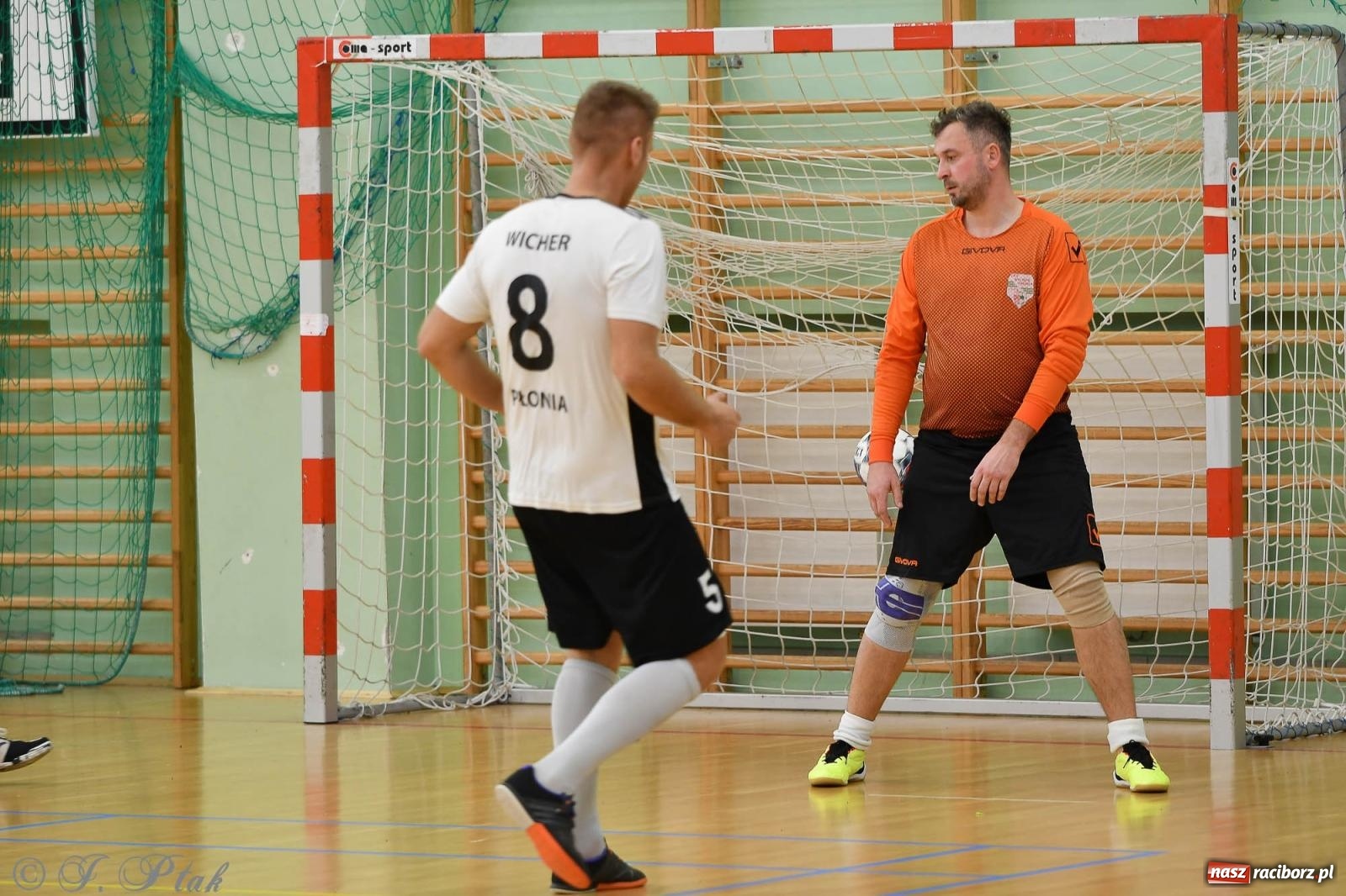 Zdjęcie w galerii na portalu naszraciborz.pl: Niedziela z futsalem [FOTO] wiadomości z regionu