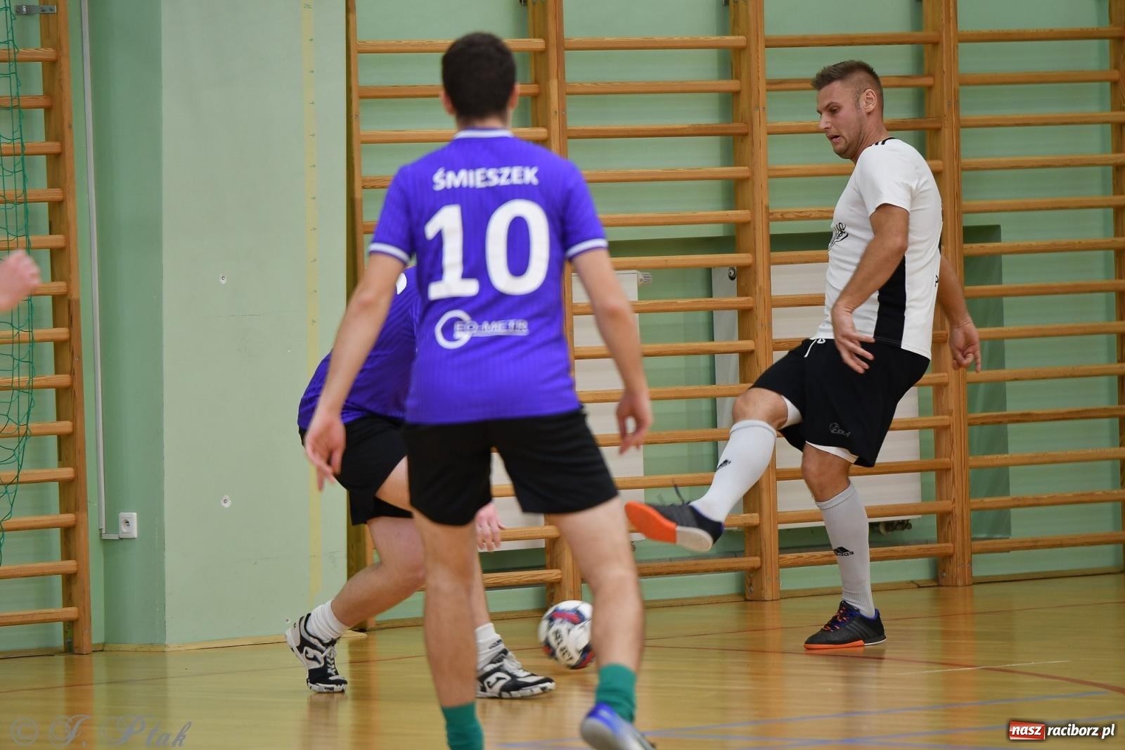 Zdjęcie w galerii na portalu naszraciborz.pl: Niedziela z futsalem [FOTO] wiadomości z regionu