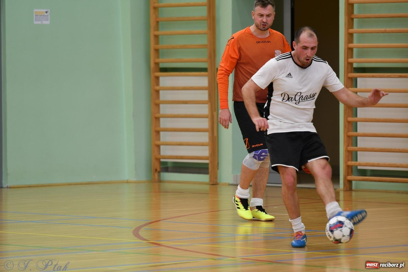 Zdjęcie w galerii na portalu naszraciborz.pl: Niedziela z futsalem [FOTO] wiadomości z regionu
