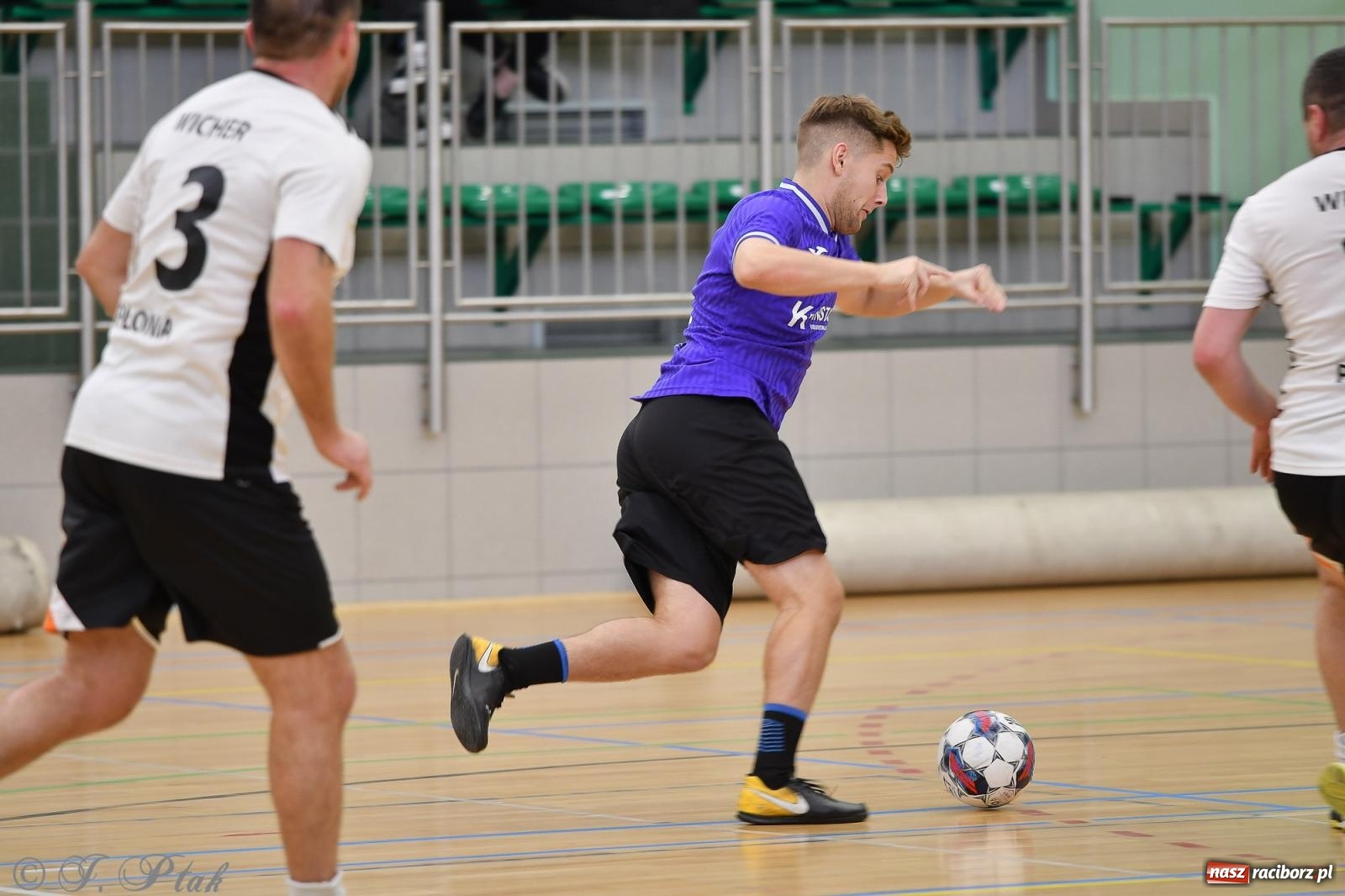 Zdjęcie w galerii na portalu naszraciborz.pl: Niedziela z futsalem [FOTO] wiadomości z regionu