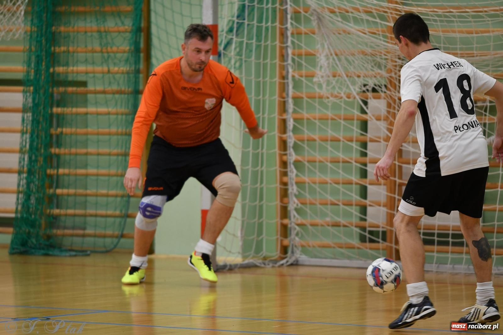 Zdjęcie w galerii na portalu naszraciborz.pl: Niedziela z futsalem [FOTO] wiadomości z regionu