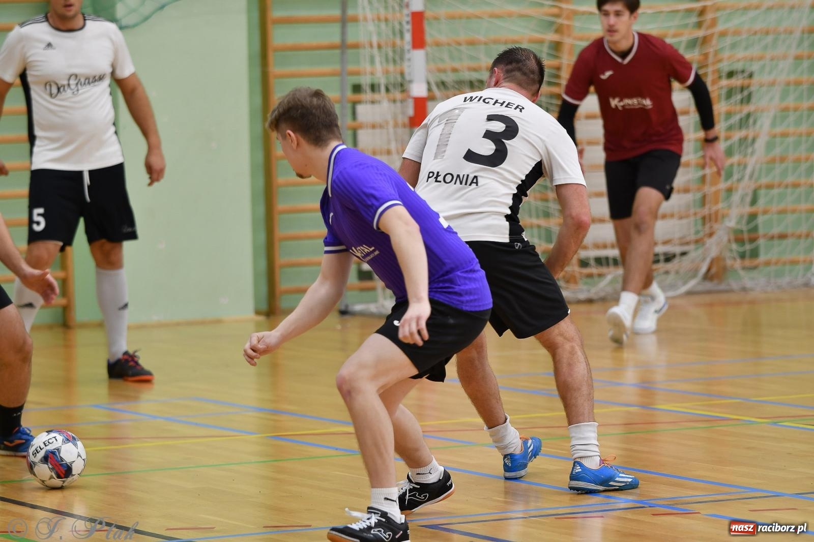 Zdjęcie w galerii na portalu naszraciborz.pl: Niedziela z futsalem [FOTO] wiadomości z regionu