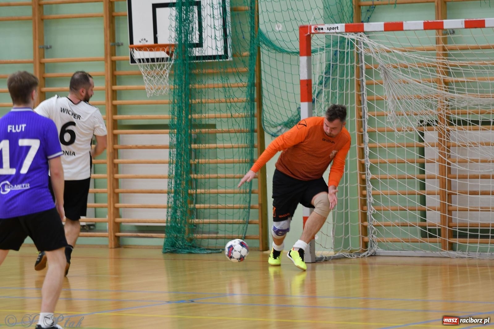 Zdjęcie w galerii na portalu naszraciborz.pl: Niedziela z futsalem [FOTO] wiadomości z regionu
