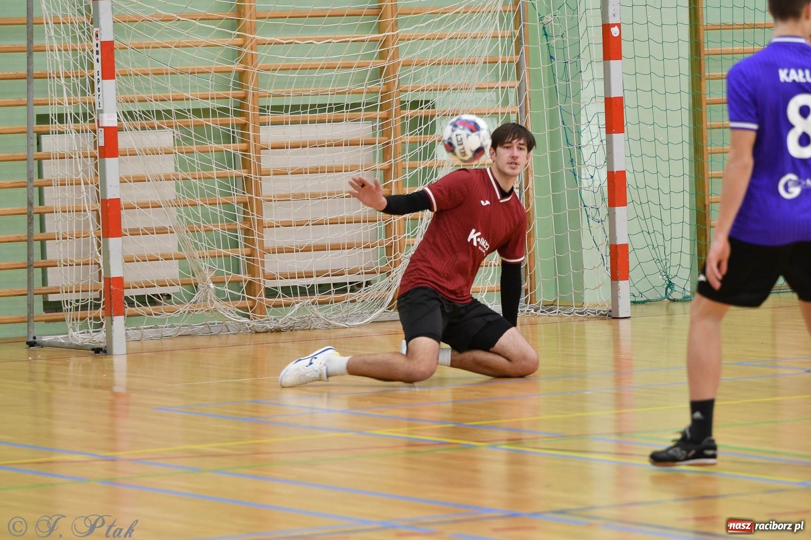 Zdjęcie w galerii na portalu naszraciborz.pl: Niedziela z futsalem [FOTO] wiadomości z regionu