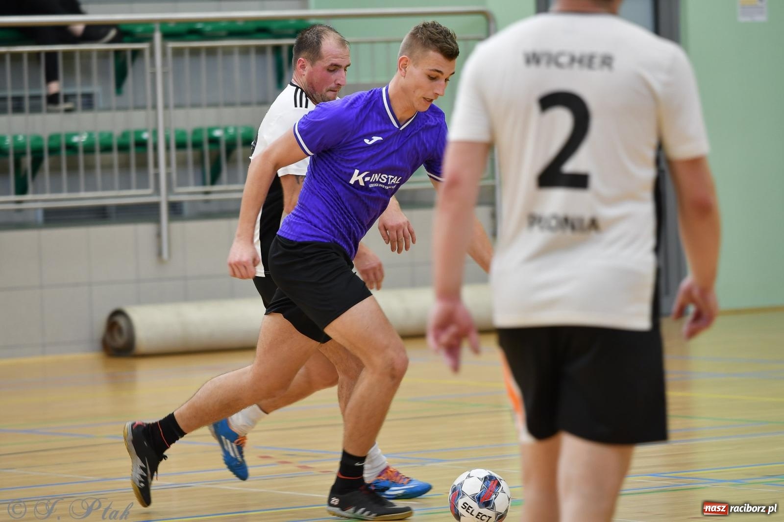 Zdjęcie w galerii na portalu naszraciborz.pl: Niedziela z futsalem [FOTO] wiadomości z regionu