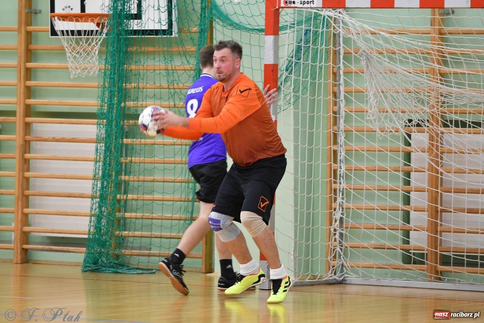Zdjęcie w galerii na portalu naszraciborz.pl: Niedziela z futsalem [FOTO] wiadomości z regionu