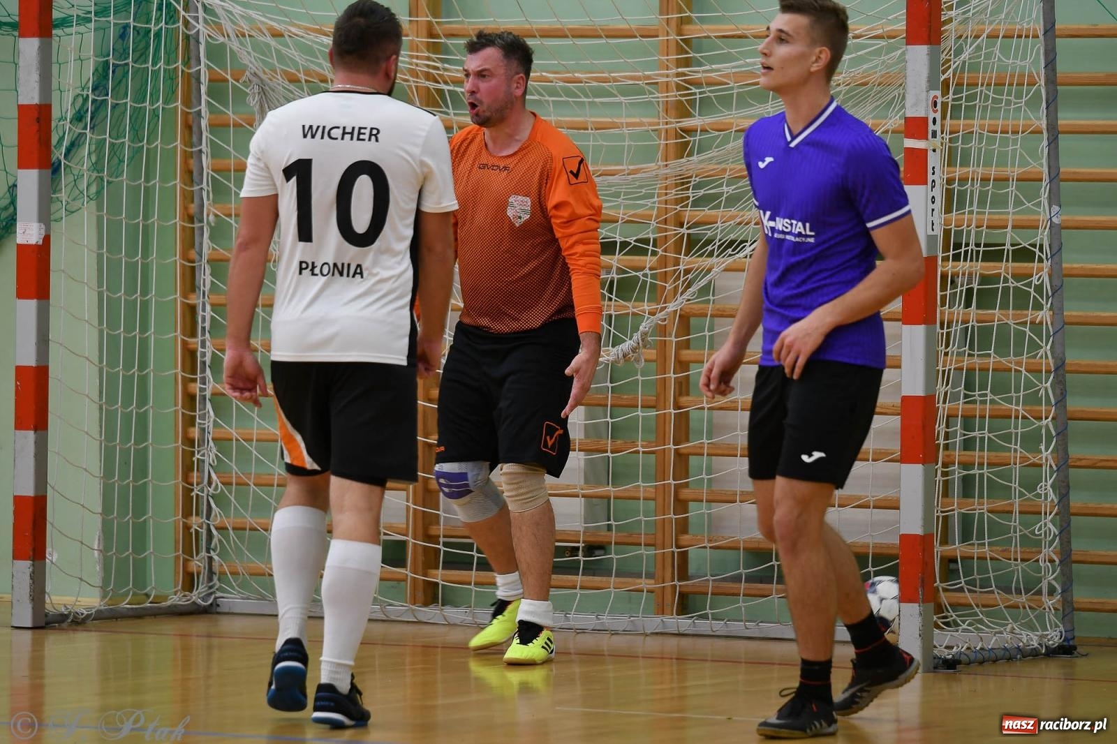 Zdjęcie w galerii na portalu naszraciborz.pl: Niedziela z futsalem [FOTO] wiadomości z regionu