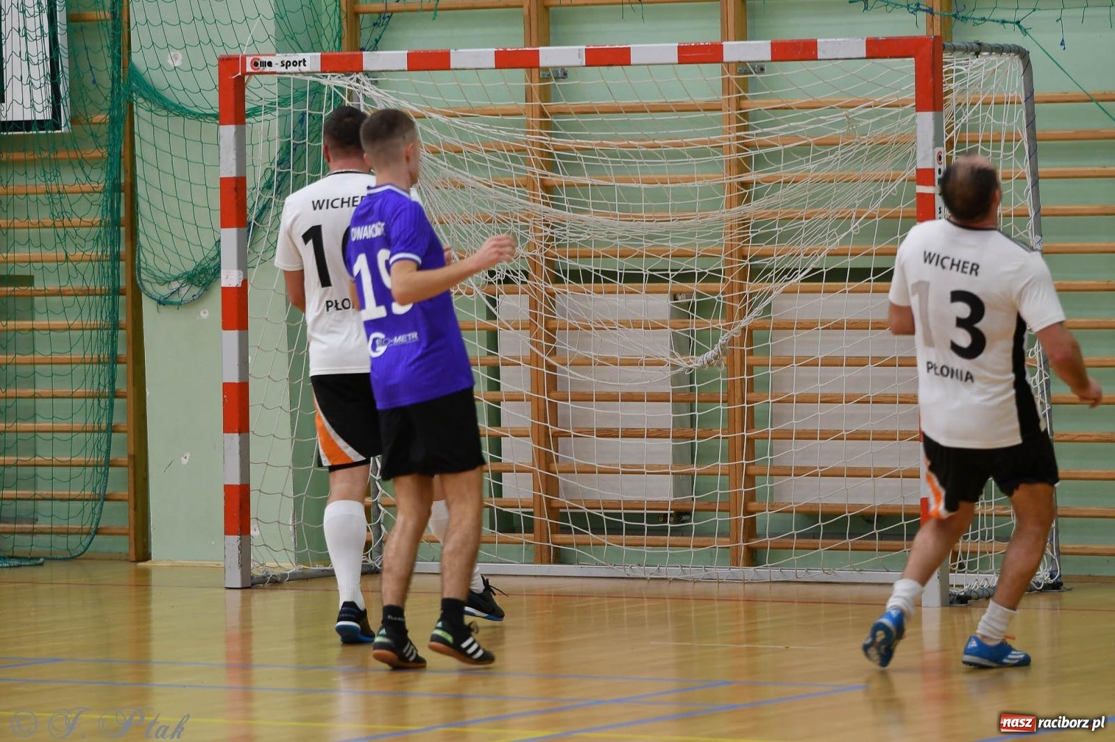 Zdjęcie w galerii na portalu naszraciborz.pl: Niedziela z futsalem [FOTO] wiadomości z regionu