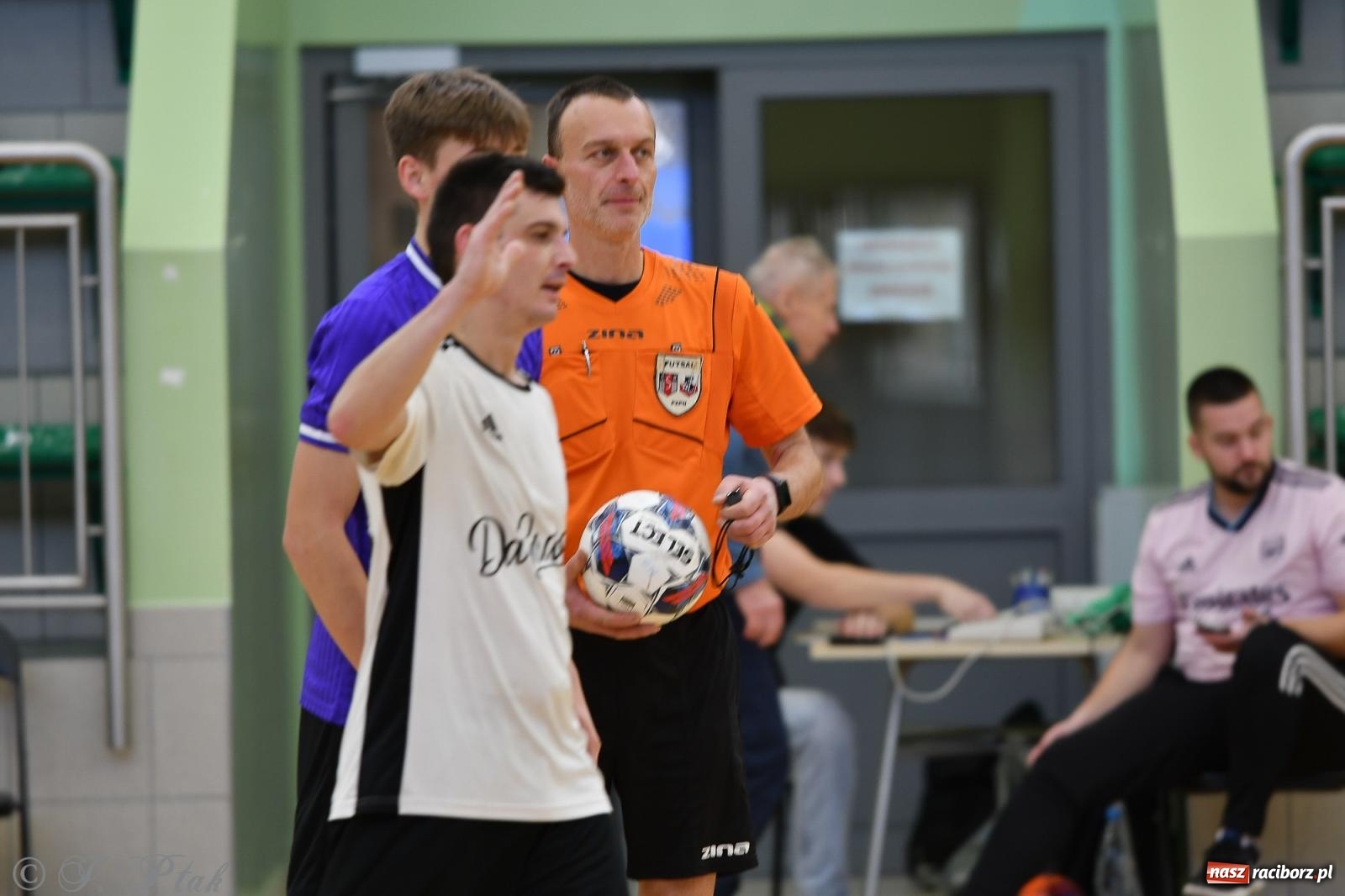 Zdjęcie w galerii na portalu naszraciborz.pl: Niedziela z futsalem [FOTO] wiadomości z regionu