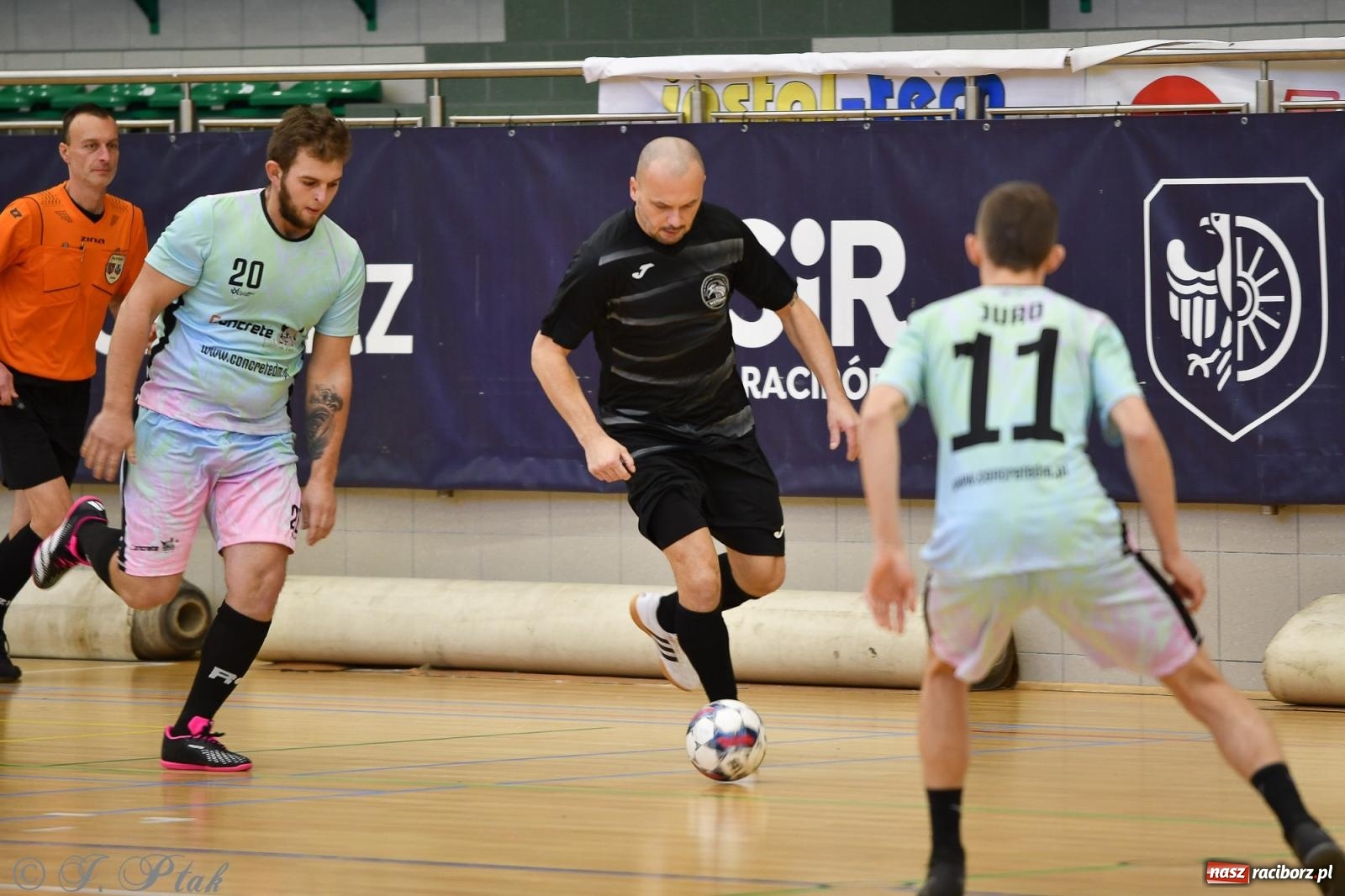 Zdjęcie w galerii na portalu naszraciborz.pl: Niedziela z futsalem [FOTO] wiadomości z regionu