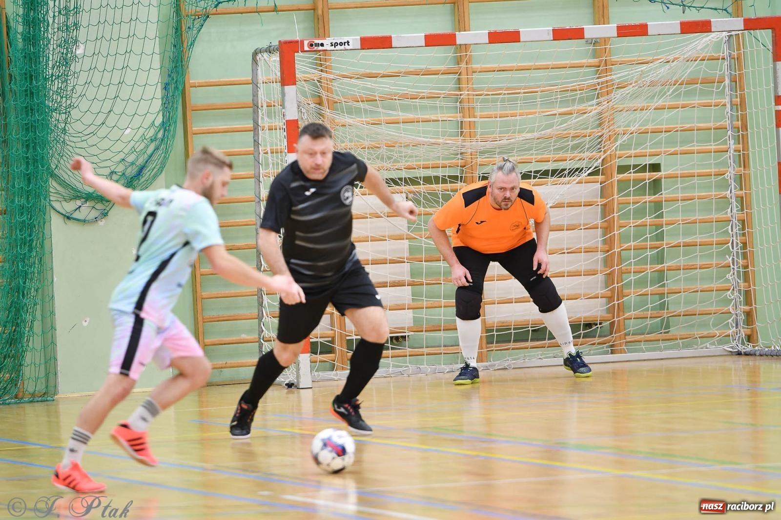 Zdjęcie w galerii na portalu naszraciborz.pl: Niedziela z futsalem [FOTO] wiadomości z regionu
