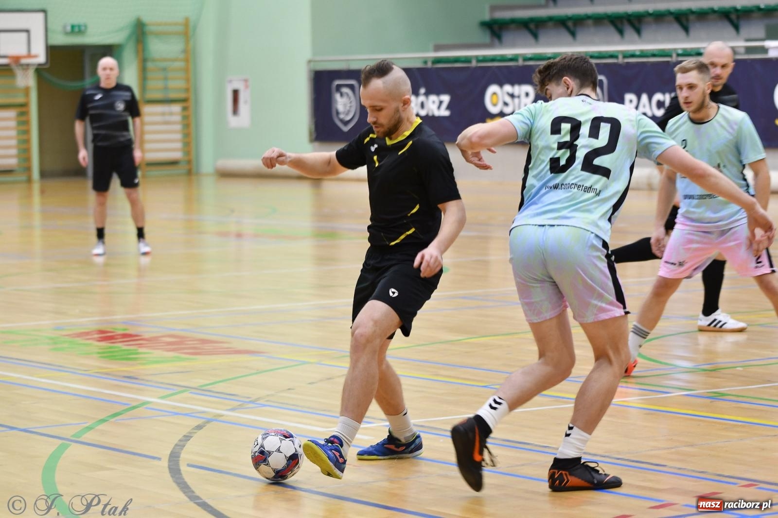 Zdjęcie w galerii na portalu naszraciborz.pl: Niedziela z futsalem [FOTO] wiadomości z regionu