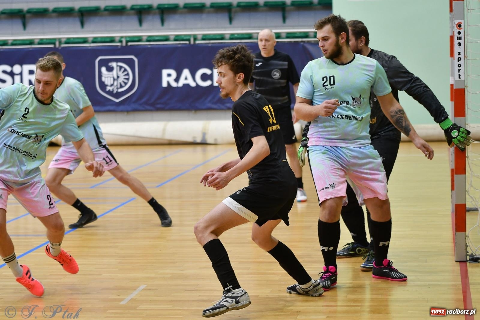 Zdjęcie w galerii na portalu naszraciborz.pl: Niedziela z futsalem [FOTO] wiadomości z regionu