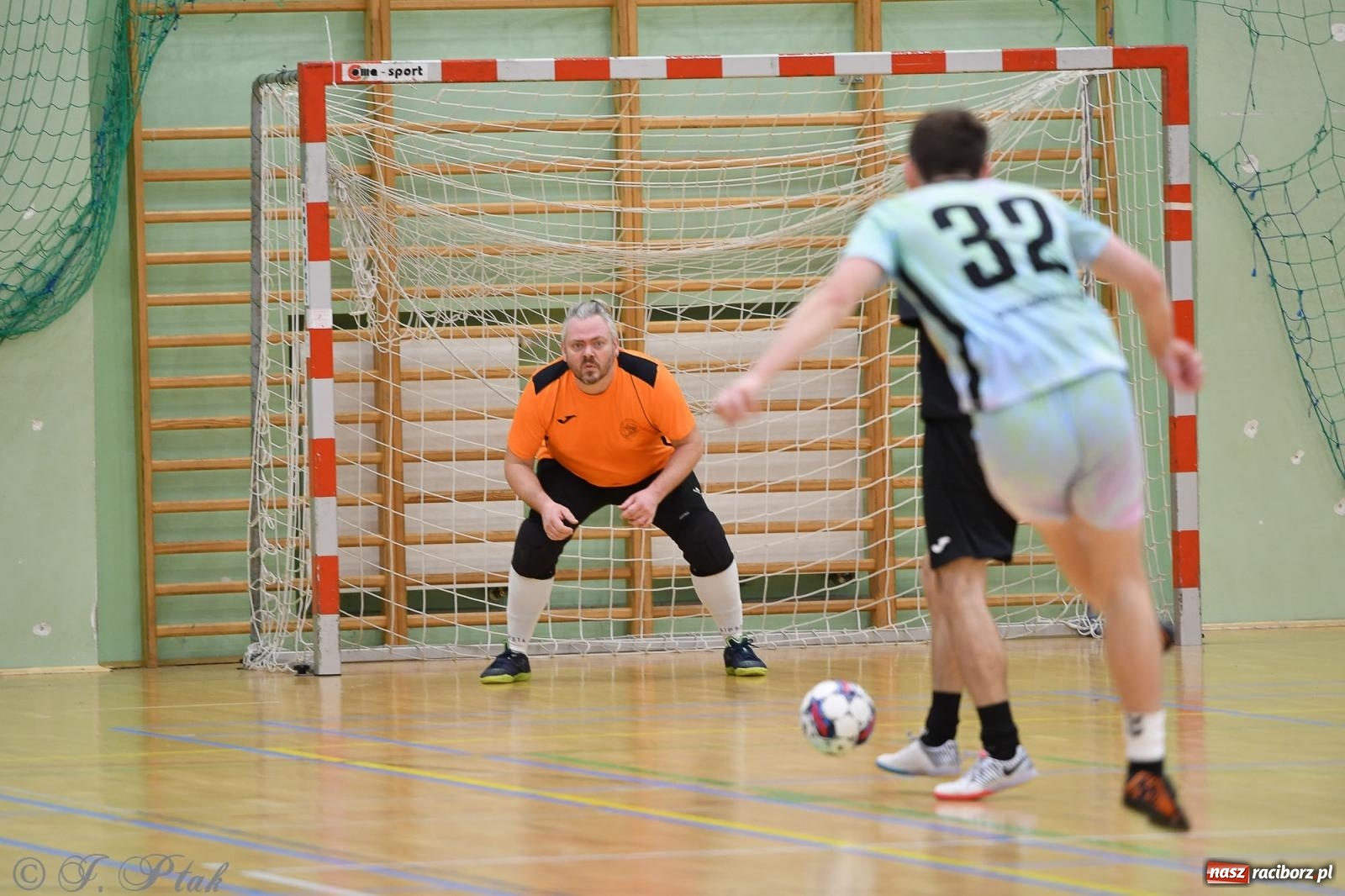 Zdjęcie w galerii na portalu naszraciborz.pl: Niedziela z futsalem [FOTO] wiadomości z regionu