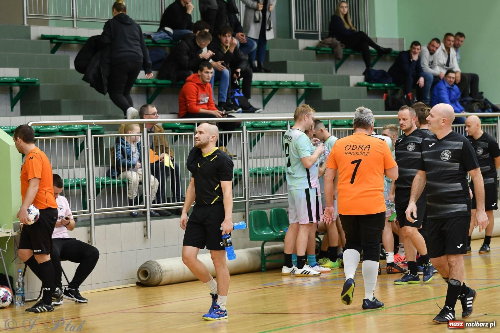 Zdjęcie w galerii na portalu naszraciborz.pl: Niedziela z futsalem [FOTO] wiadomości z regionu