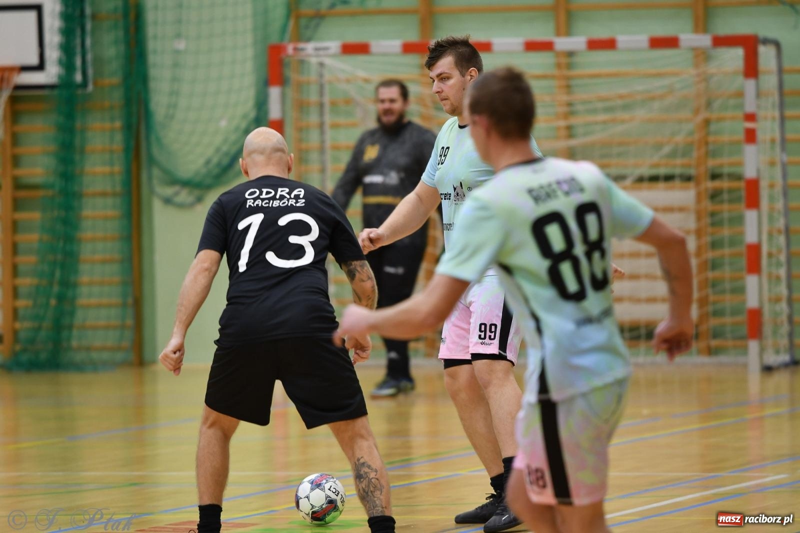 Zdjęcie w galerii na portalu naszraciborz.pl: Niedziela z futsalem [FOTO] wiadomości z regionu