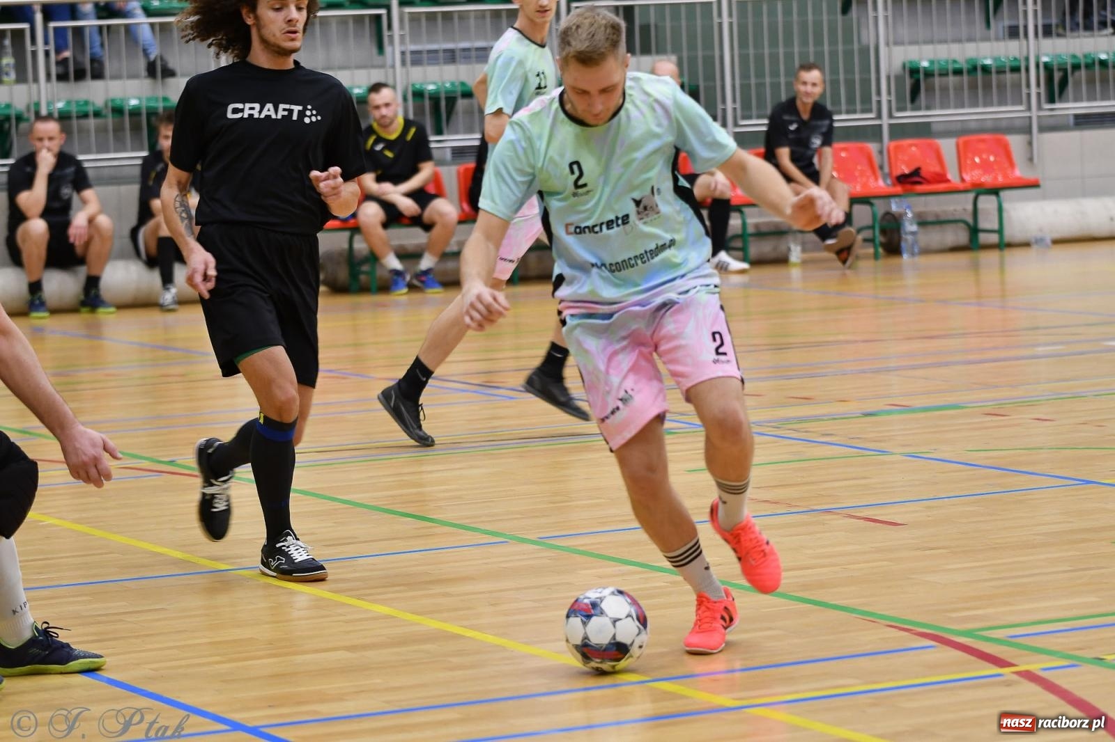 Zdjęcie w galerii na portalu naszraciborz.pl: Niedziela z futsalem [FOTO] wiadomości z regionu